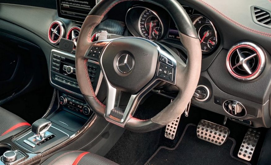 MERCEDES BENZ CLA45 C117 2.0