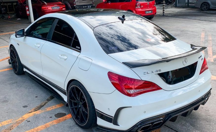 MERCEDES BENZ CLA45 C117 2.0